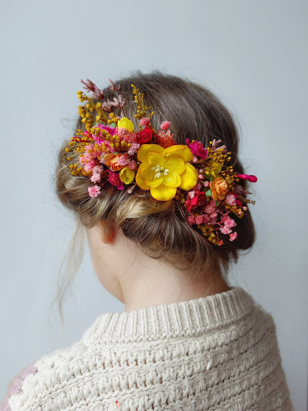 Summer Flower Bridal Set: Hair Comb, Boutonniere & Hairpins – handmade floral hair accessory by magaela