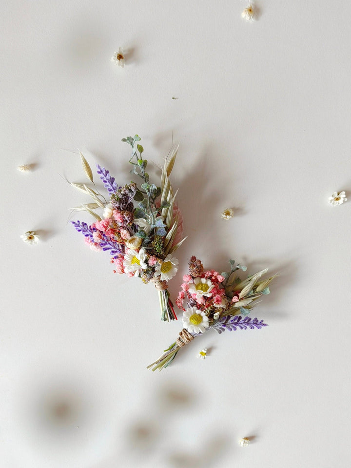 Meadow Flower Boutonniere: Summer Wedding Groom Corsage – handmade floral hair accessory by magaela