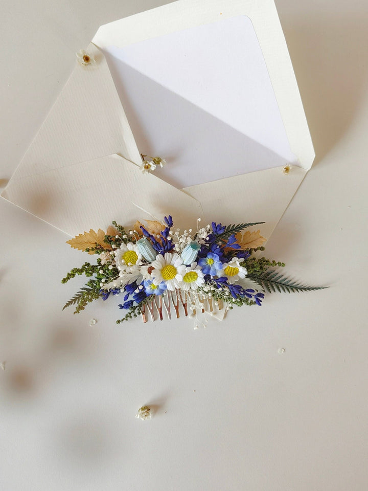 Daisy and Lavender Flower Hair Comb: Meadow Wedding Headpiece – handmade floral hair accessory by magaela
