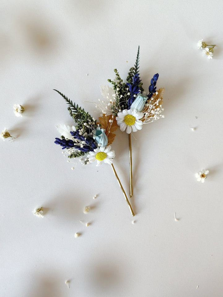 Daisy Flower Hairpins: Spring Wedding Hair Accessories – handmade floral hair accessory by magaela