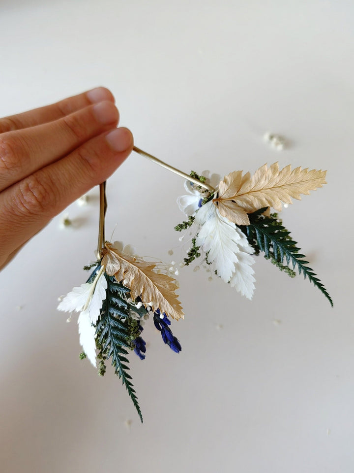 Daisy Flower Hairpins: Spring Wedding Hair Accessories – handmade floral hair accessory by magaela