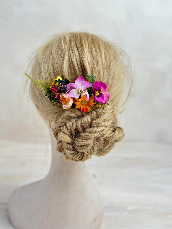Magenta Flower Hair Comb: Tropical Wedding Headpiece – handmade floral hair accessory by magaela