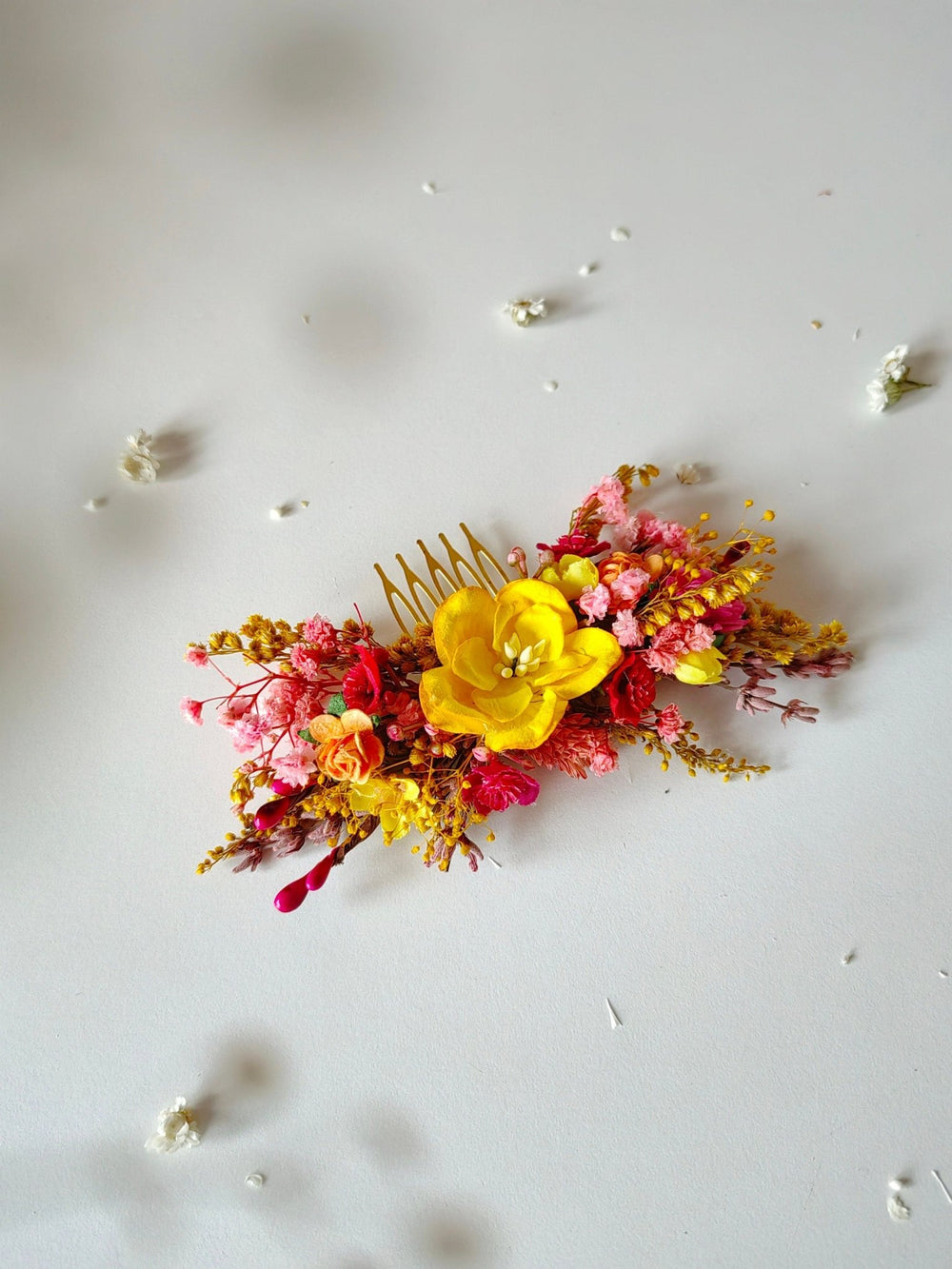 Summer Flower Bridal Set: Hair Comb, Boutonniere & Hairpins – handmade floral hair accessory by magaela