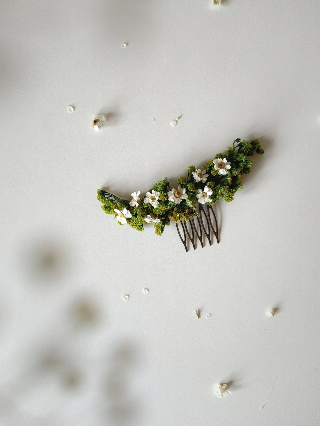 Greenery Bridal Hair Comb: Preserved Ixodia Flowers, Rustic Wedding – handmade floral hair accessory by magaela