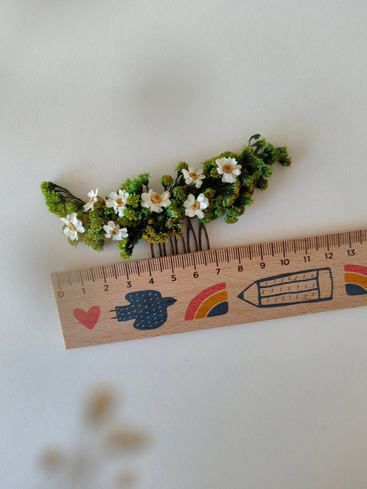 Greenery Bridal Hair Comb: Preserved Ixodia Flowers, Rustic Wedding – handmade floral hair accessory by magaela