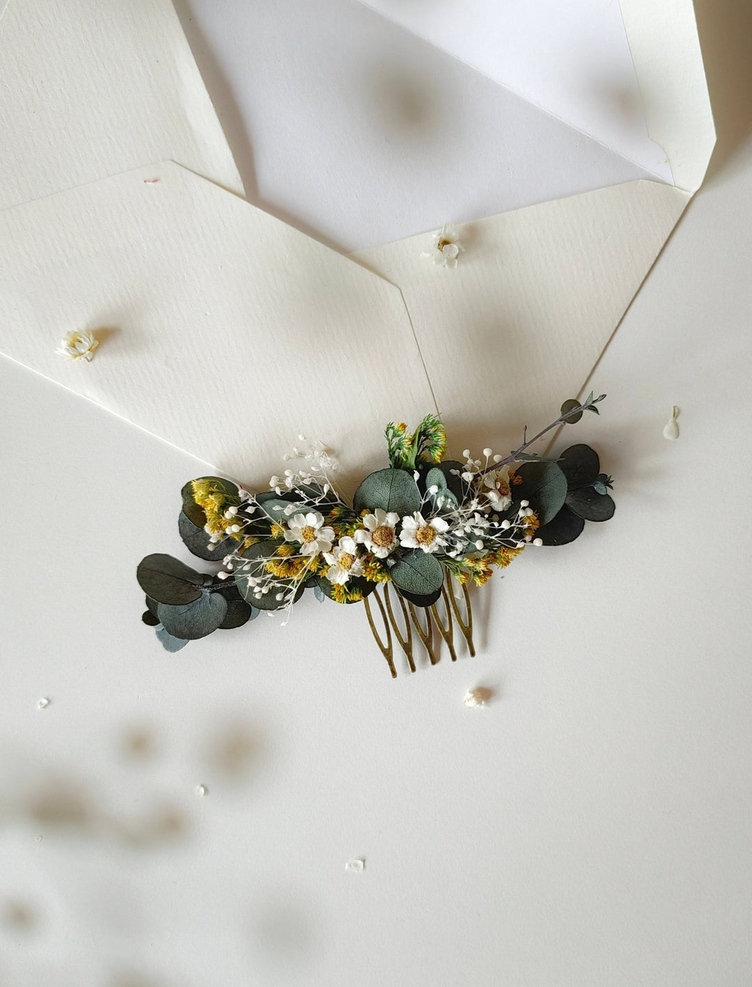 Eucalyptus Bridal Hair Comb: Preserved Flower Wedding Hairpiece – handmade floral hair accessory by magaela