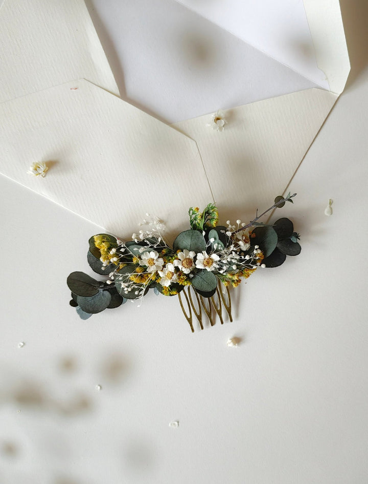 Eucalyptus Bridal Hair Comb: Preserved Flower Wedding Hairpiece – handmade floral hair accessory by magaela