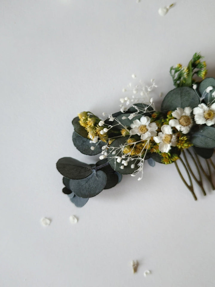 Eucalyptus Bridal Hair Comb: Preserved Flower Wedding Hairpiece – handmade floral hair accessory by magaela