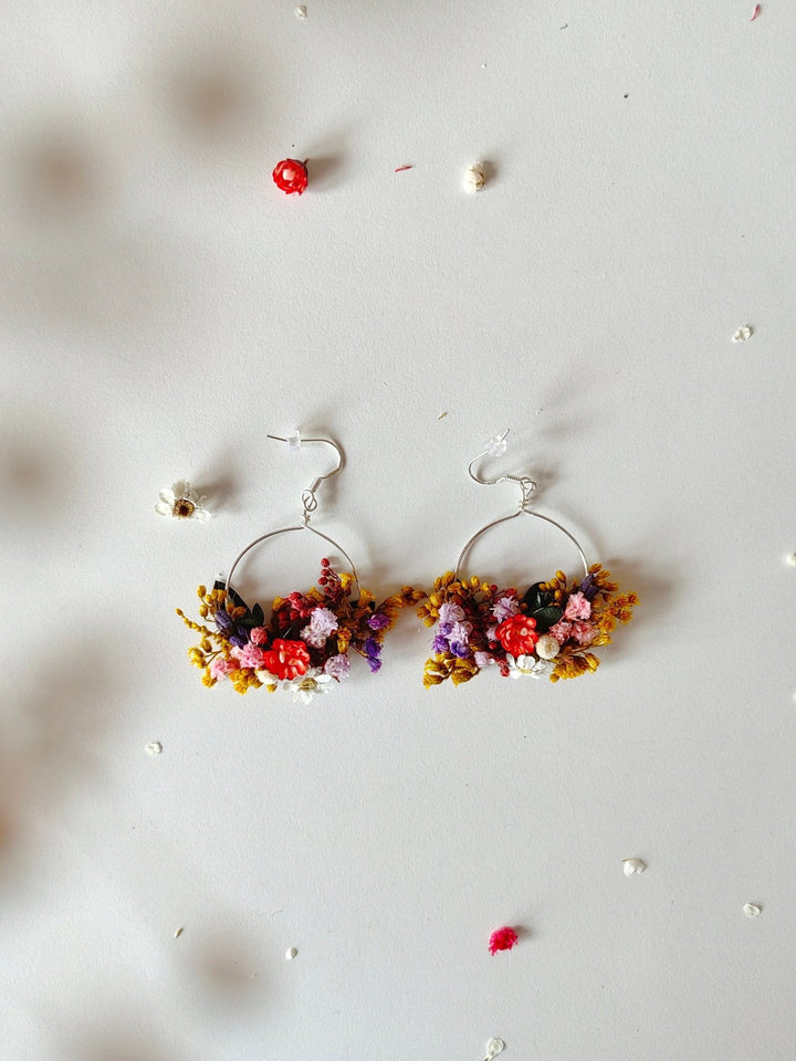 Preserved Flower Circle Earrings: Meadow Wedding Jewelry – handmade floral hair accessory by magaela