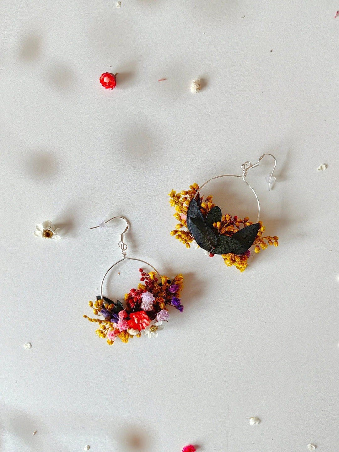 Preserved Flower Circle Earrings: Meadow Wedding Jewelry – handmade floral hair accessory by magaela