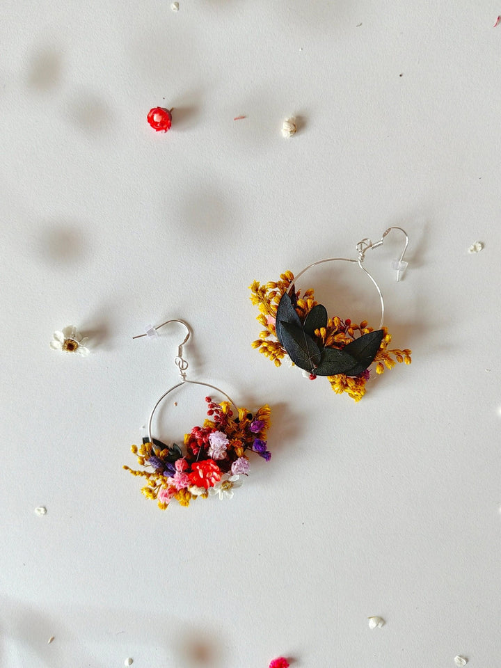 Preserved Flower Circle Earrings: Meadow Wedding Jewelry – handmade floral hair accessory by magaela