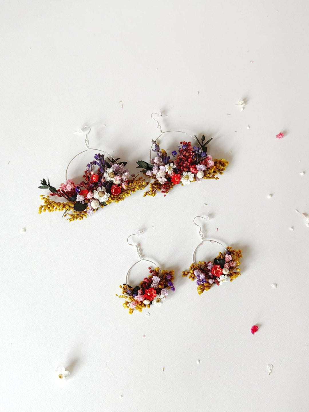 Preserved Flower Circle Earrings: Meadow Wedding Jewelry – handmade floral hair accessory by magaela