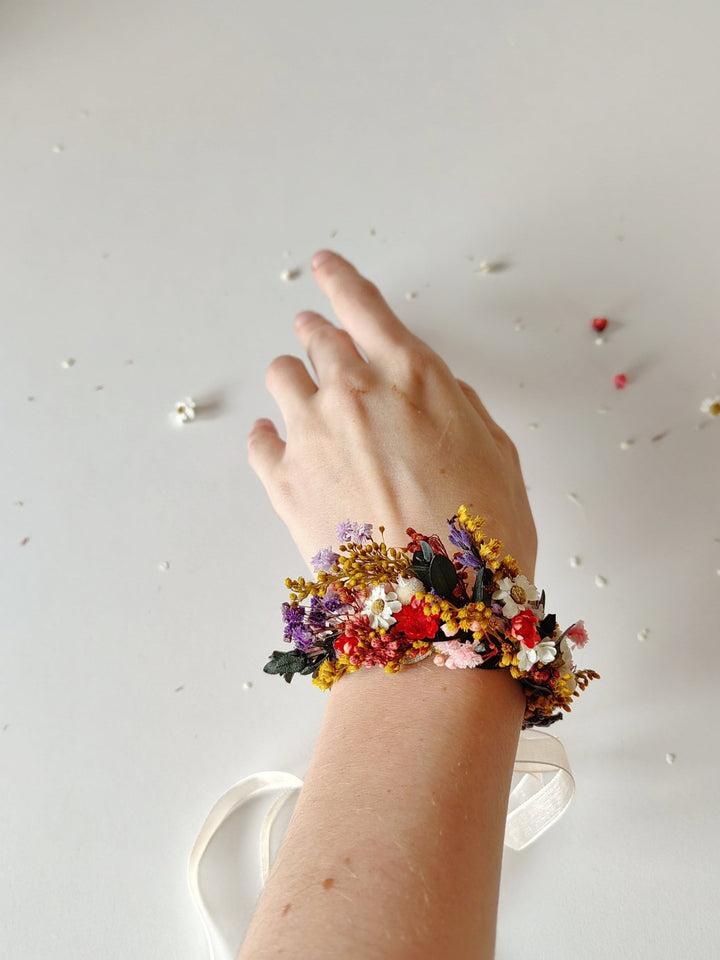 Floral Bridal Bracelet: Preserved Wildflowers, Meadow Wedding Jewelry – handmade floral hair accessory by magaela