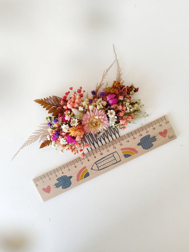 Dried Flower Hair Comb: Rustic Wedding Headpiece – handmade floral hair accessory by magaela