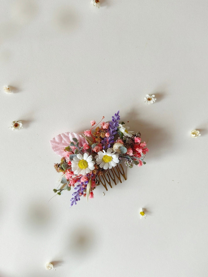 Daisy Flower Hair Comb: Meadow Bridal Hair Accessories – handmade floral hair accessory by magaela
