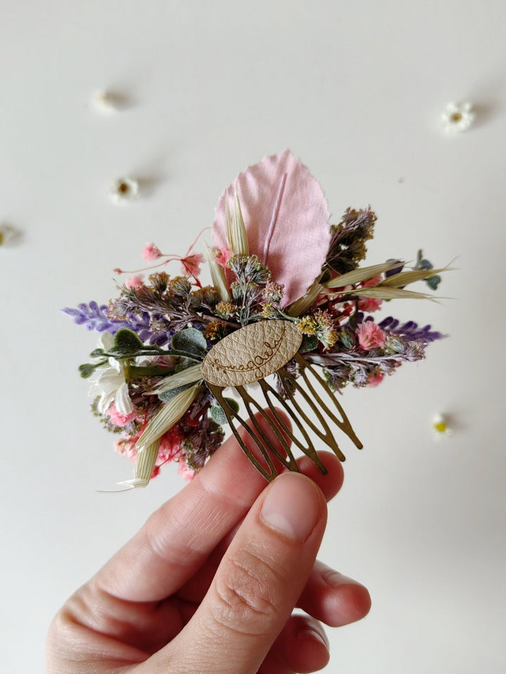 Daisy Flower Hair Comb: Meadow Bridal Hair Accessories – handmade floral hair accessory by magaela