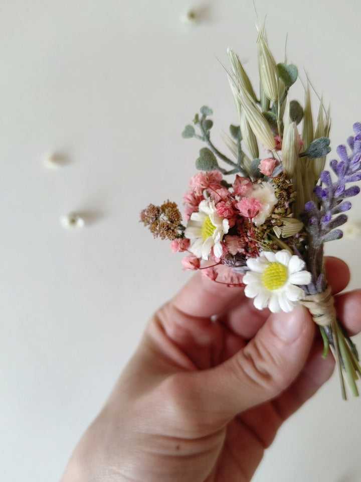 Meadow Flower Boutonniere: Summer Wedding Groom Corsage – handmade floral hair accessory by magaela