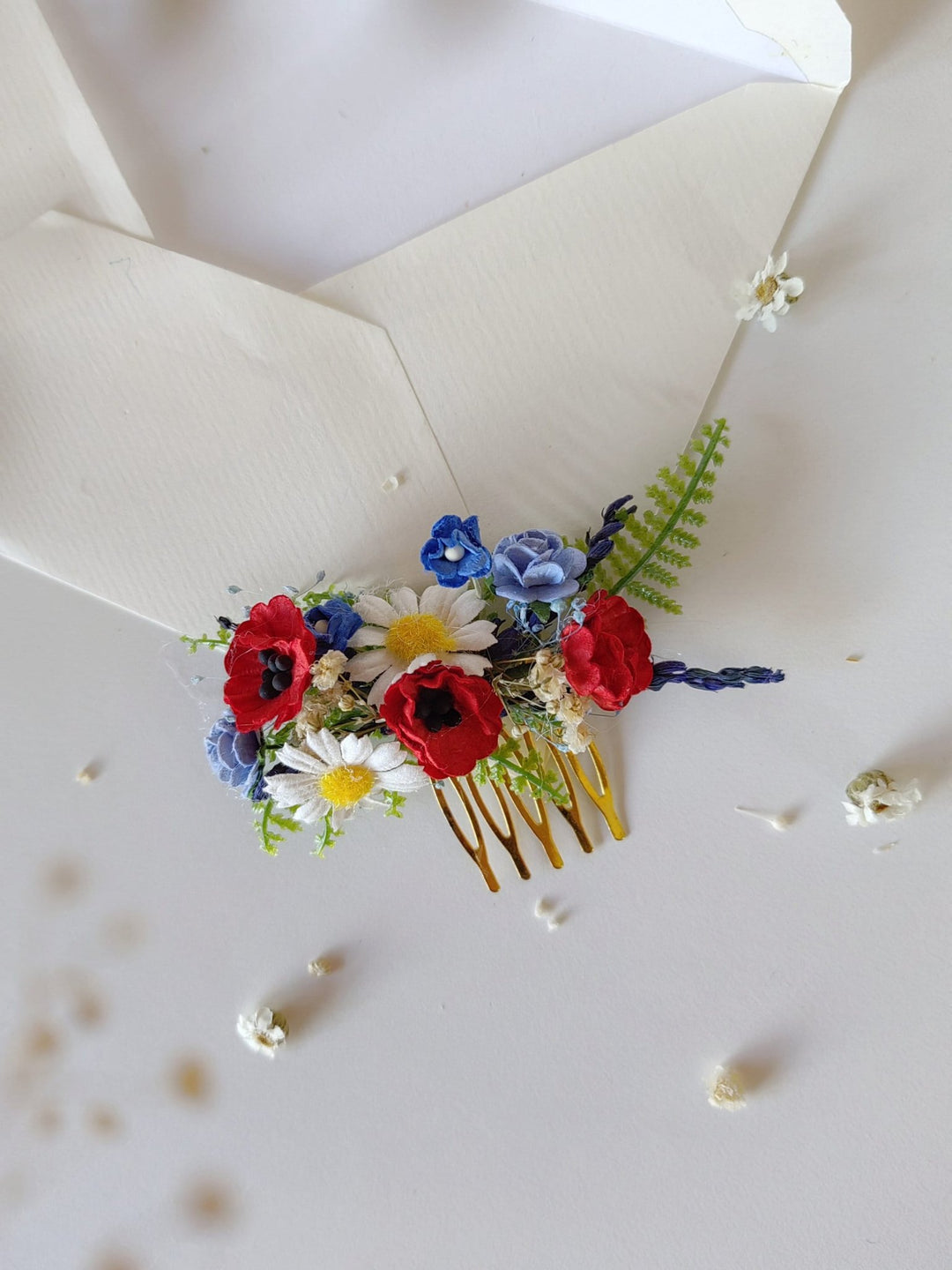 Meadow Flower Hair Comb: Bridal Poppy, Daisy Wedding Headpiece – handmade floral hair accessory by magaela
