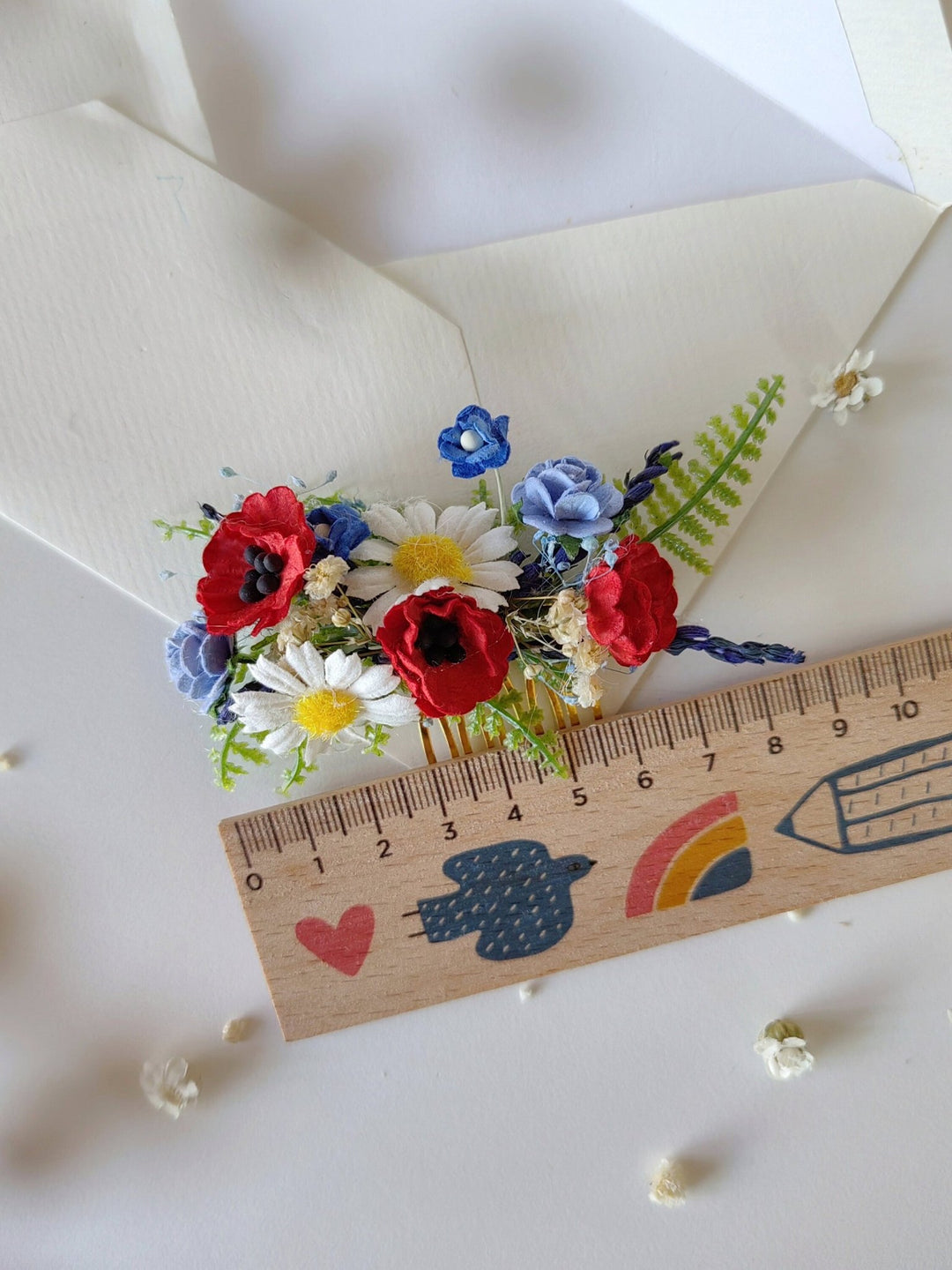 Meadow Flower Hair Comb: Bridal Poppy, Daisy Wedding Headpiece – handmade floral hair accessory by magaela