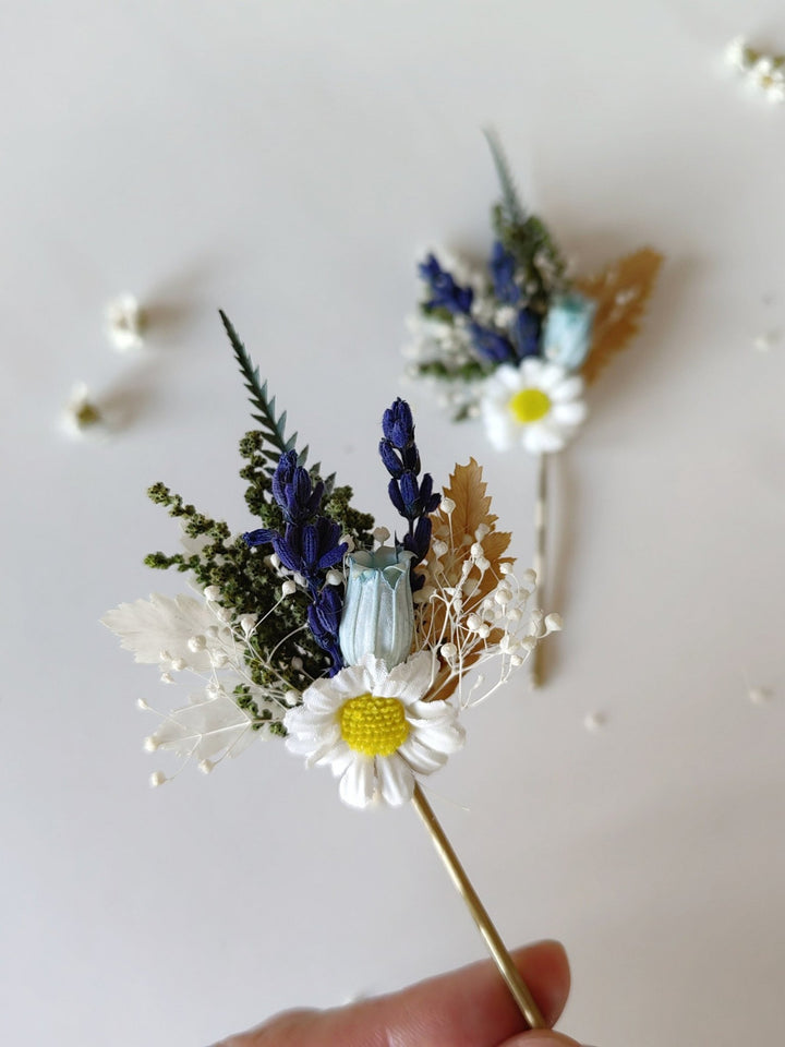 Daisy Flower Hairpins: Spring Wedding Hair Accessories – handmade floral hair accessory by magaela