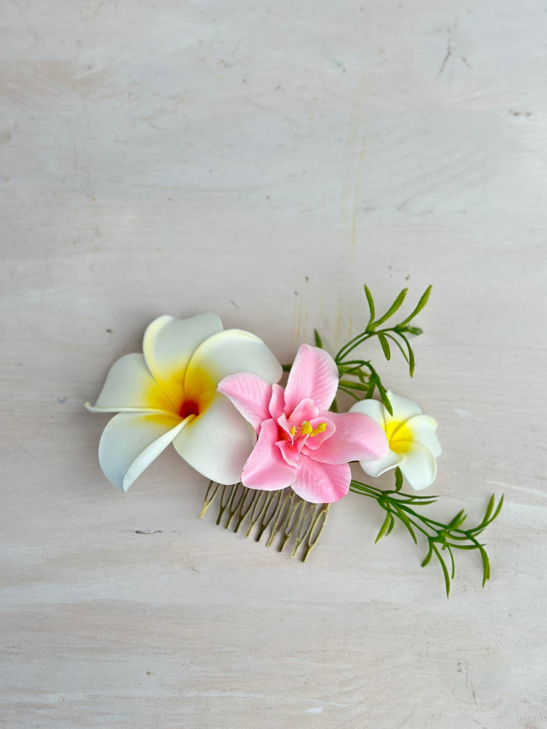 Plumeria Flower Hair Comb: Tropical Beach Wedding Accessory – handmade floral hair accessory by magaela