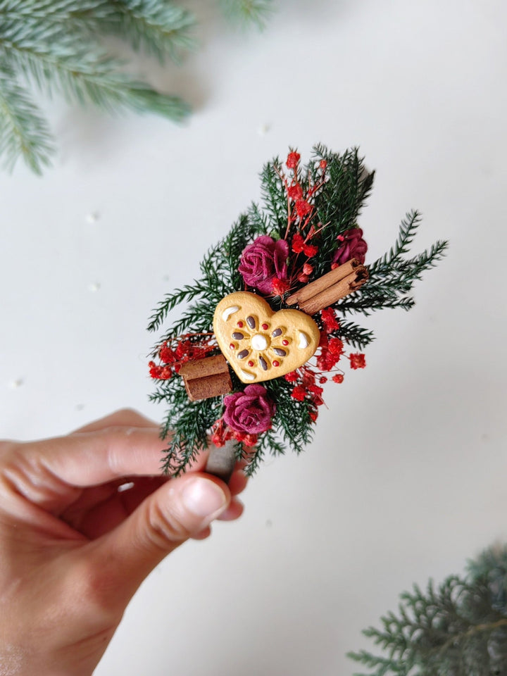 Red Christmas Headband: Gingerbread Heart, Cinnamon & Winter Flower – handmade floral hair accessory by magaela