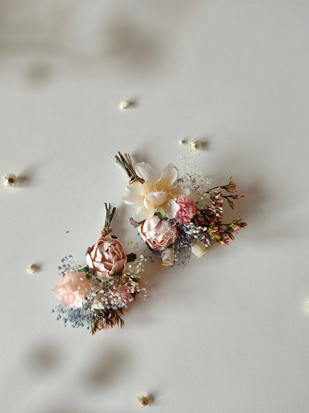 Blush Flower Boutonniere: Summer Wedding Groom Corsage – handmade floral hair accessory by magaela