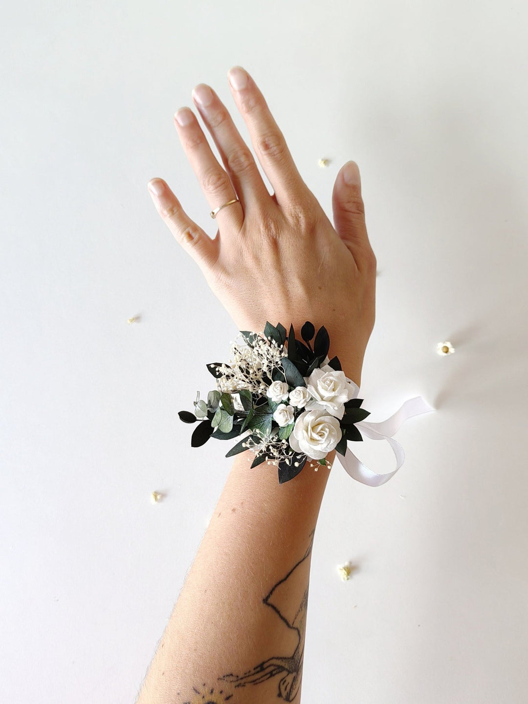 White Rose Eucalyptus Bracelet: Greenery Wedding Wrist Corsage – handmade floral hair accessory by magaela