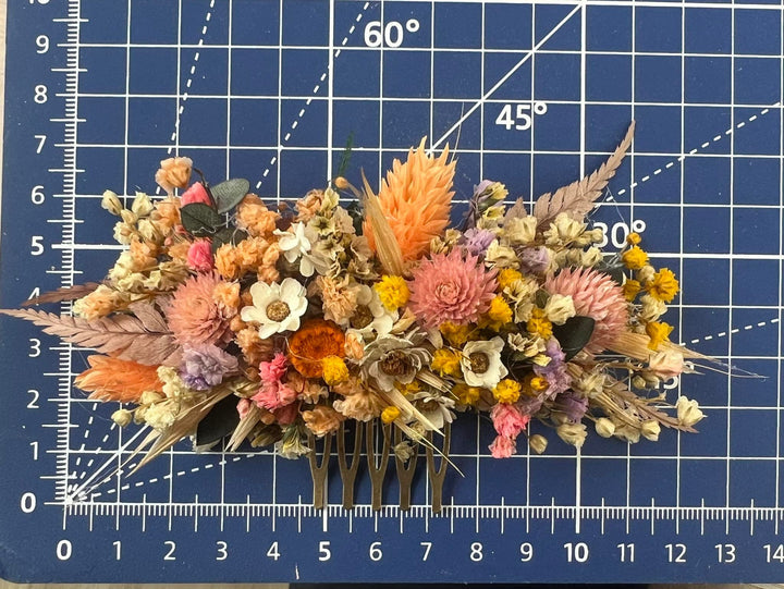 Wildflower Hair Comb: Rustic Bridal Accessory with Preserved Flowers – handmade floral hair accessory by magaela