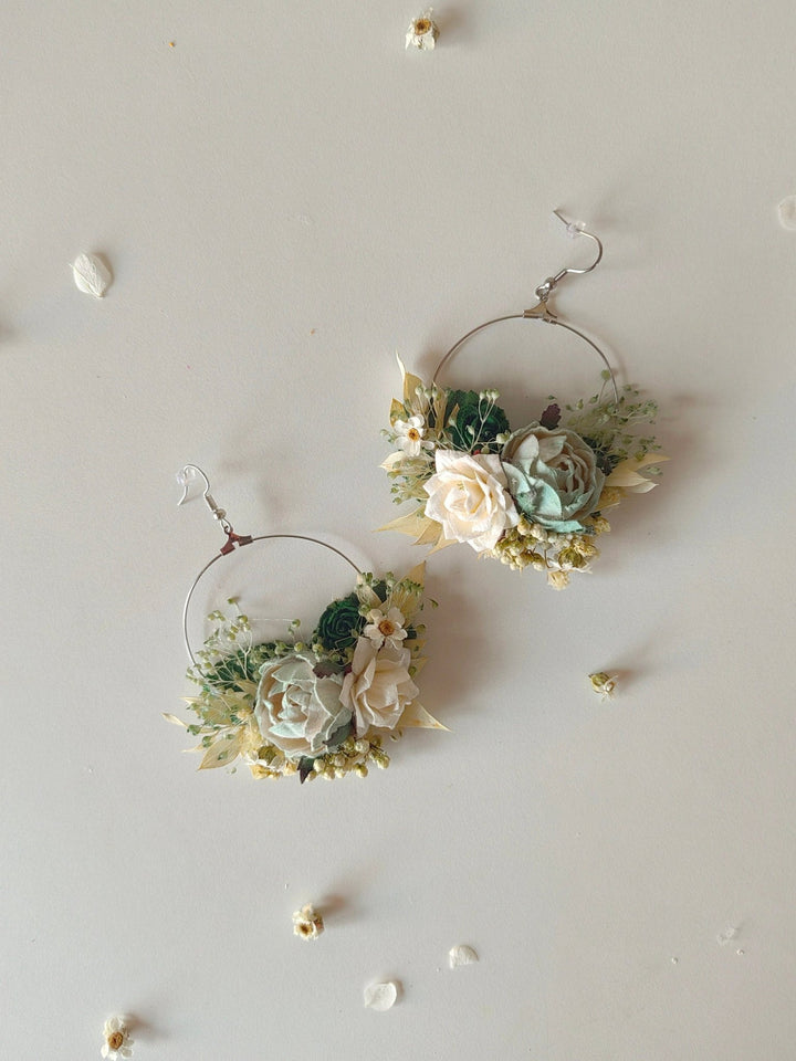 Mint Cream Flower Bridal Set: Rustic Cottagecore Wedding Accessories – handmade floral hair accessory by magaela