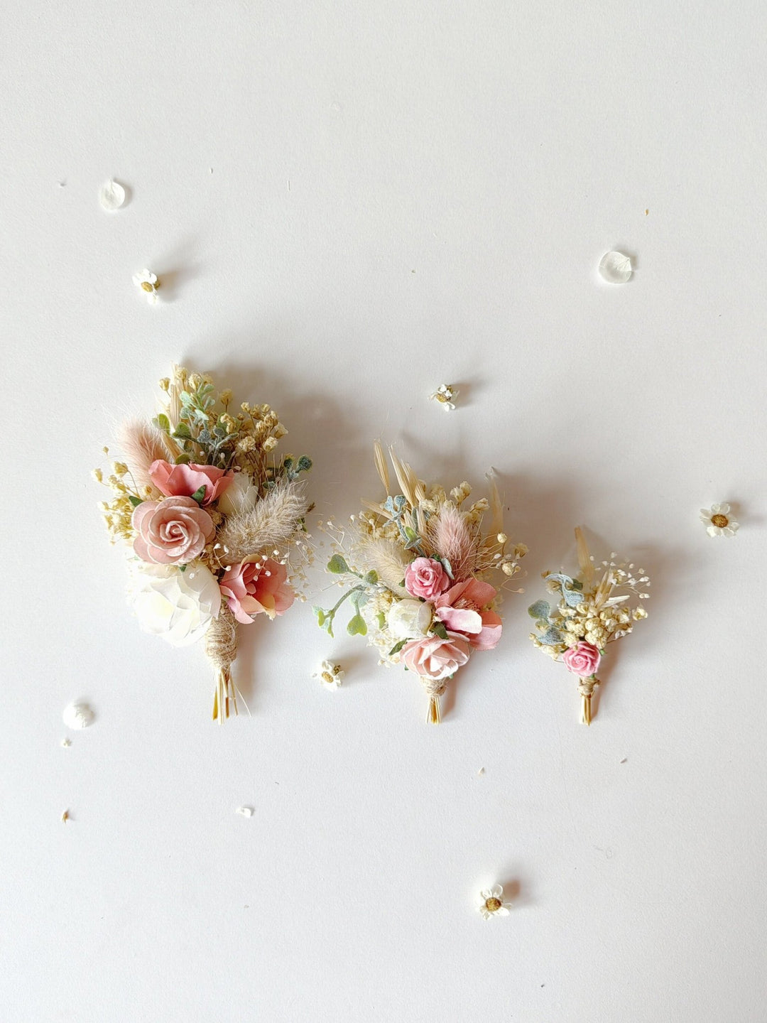 Dusty Pink Wedding Boutonniere: Groom & Bestman Flower Lapel – handmade floral hair accessory by magaela