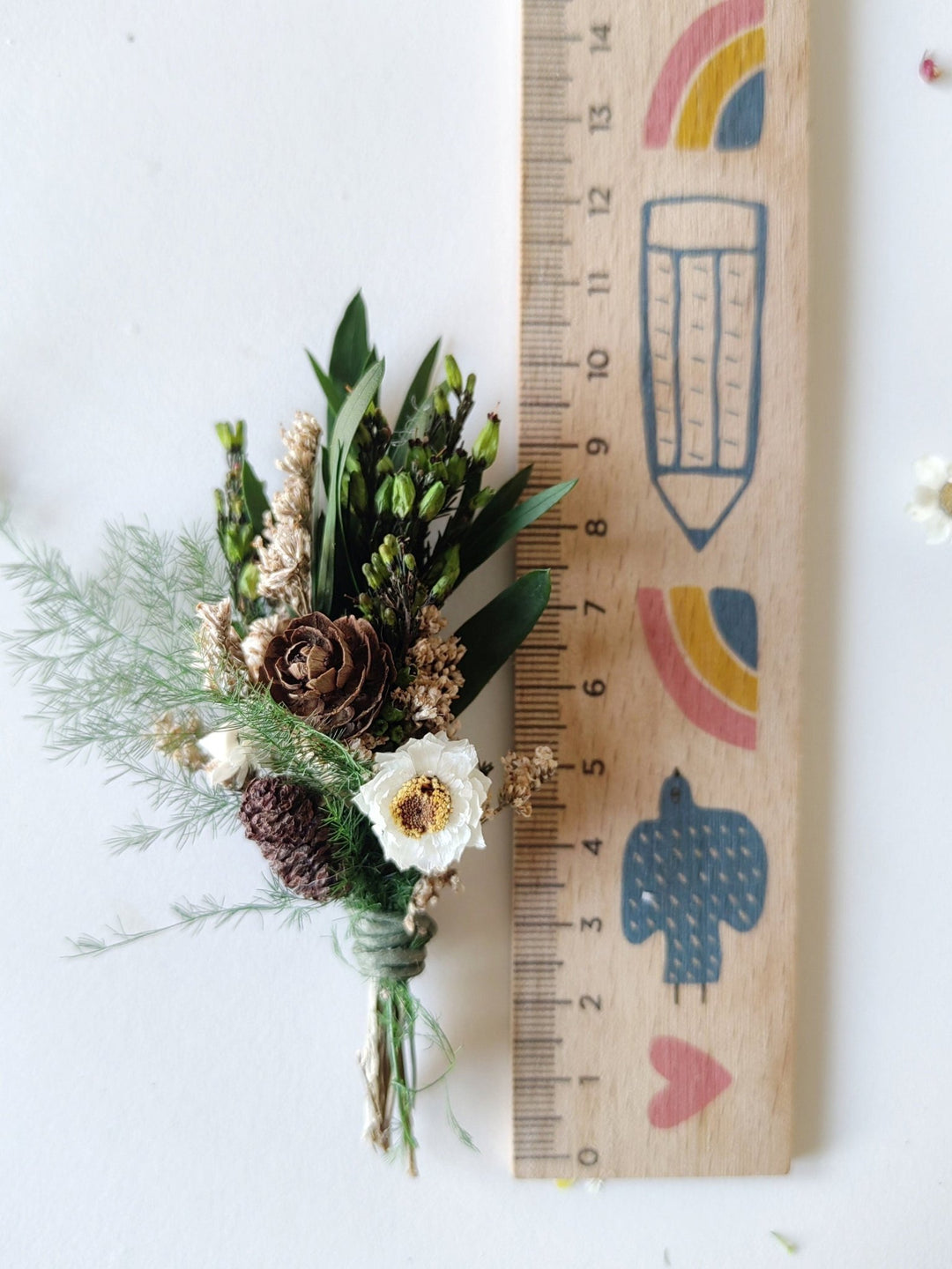 Woodland Groom Boutonniere: Natural Pine Cone Corsage – handmade floral hair accessory by magaela