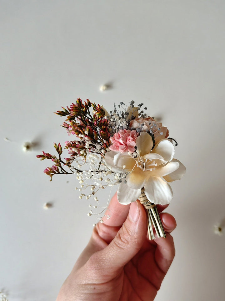 Blush Flower Boutonniere: Summer Wedding Groom Corsage – handmade floral hair accessory by magaela