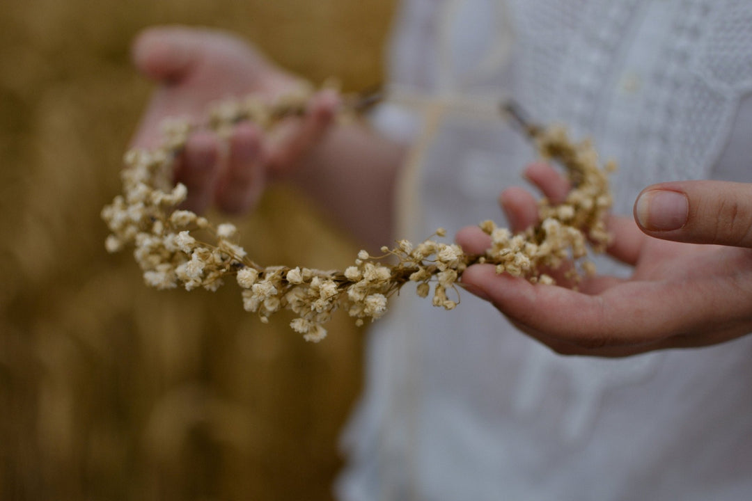 Preserved Baby's Breath Flower Crown: Natural Bridal Hair Wreath – handmade floral hair accessory by magaela