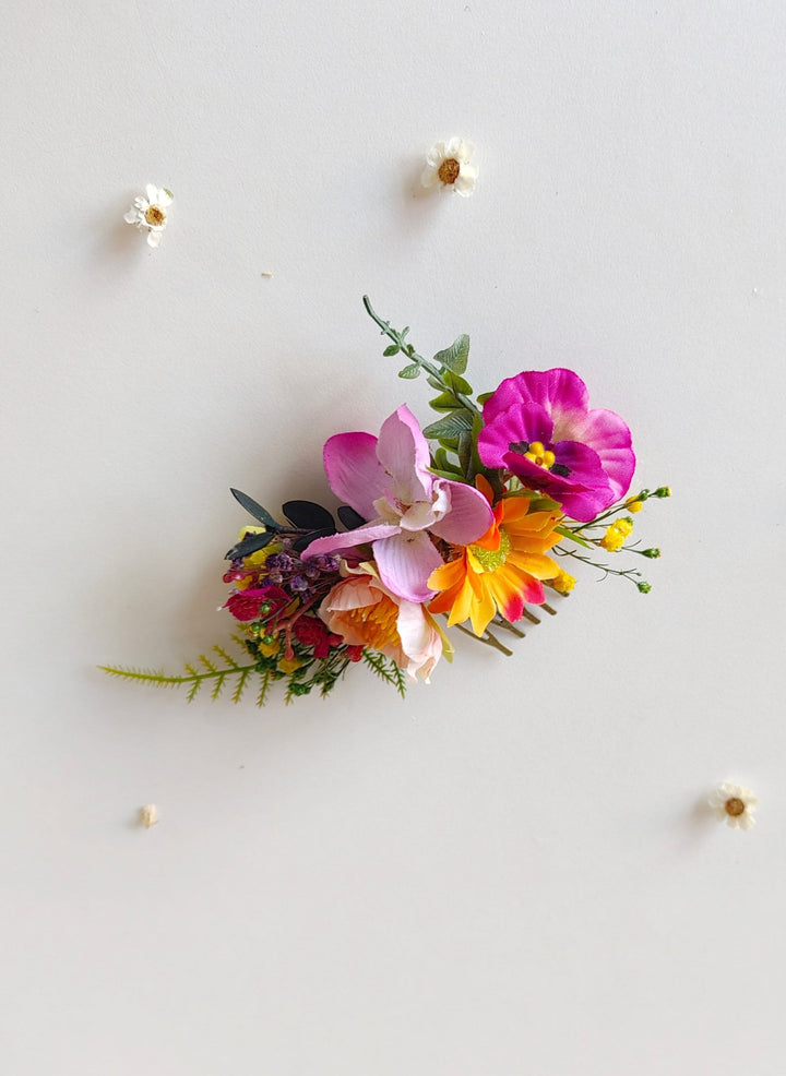 Magenta Flower Hair Comb: Tropical Wedding Headpiece – handmade floral hair accessory by magaela