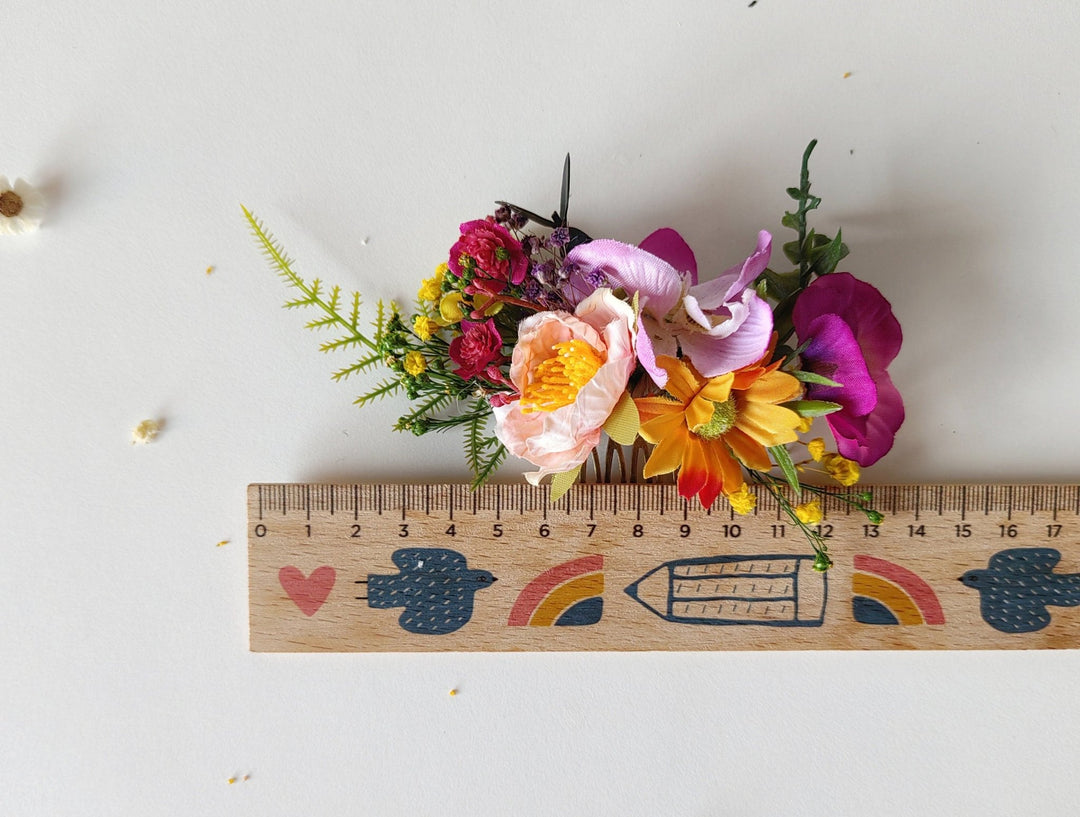 Magenta Flower Hair Comb: Tropical Wedding Headpiece – handmade floral hair accessory by magaela