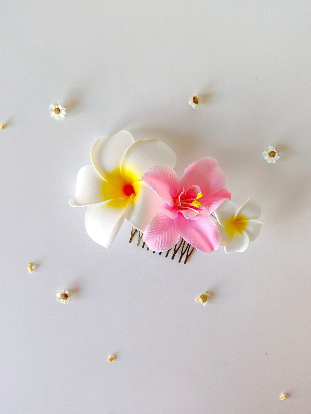 Plumeria Flower Hair Comb: Tropical Beach Wedding Accessory – handmade floral hair accessory by magaela