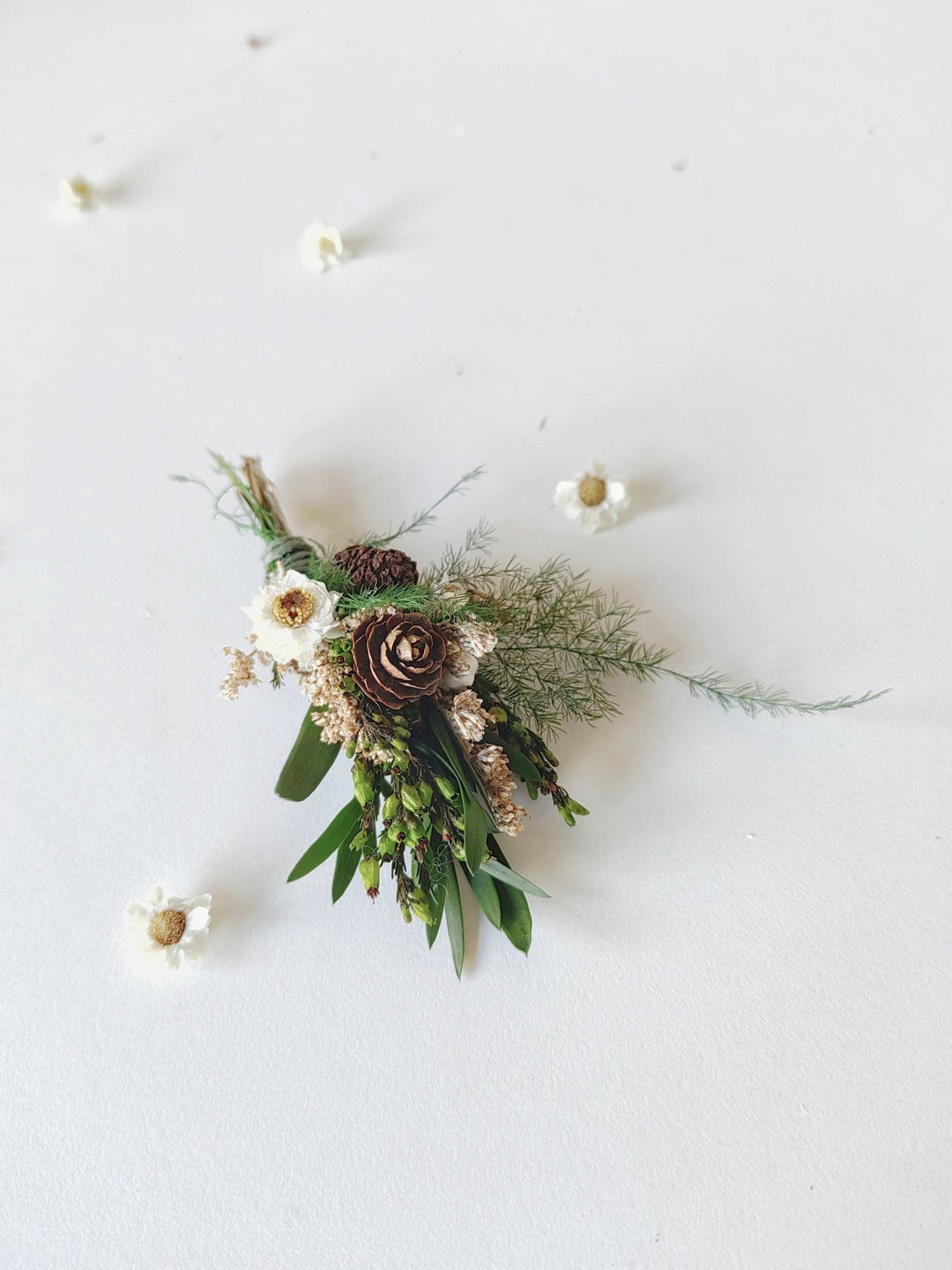 Woodland Groom Boutonniere: Natural Pine Cone Corsage – handmade floral hair accessory by magaela