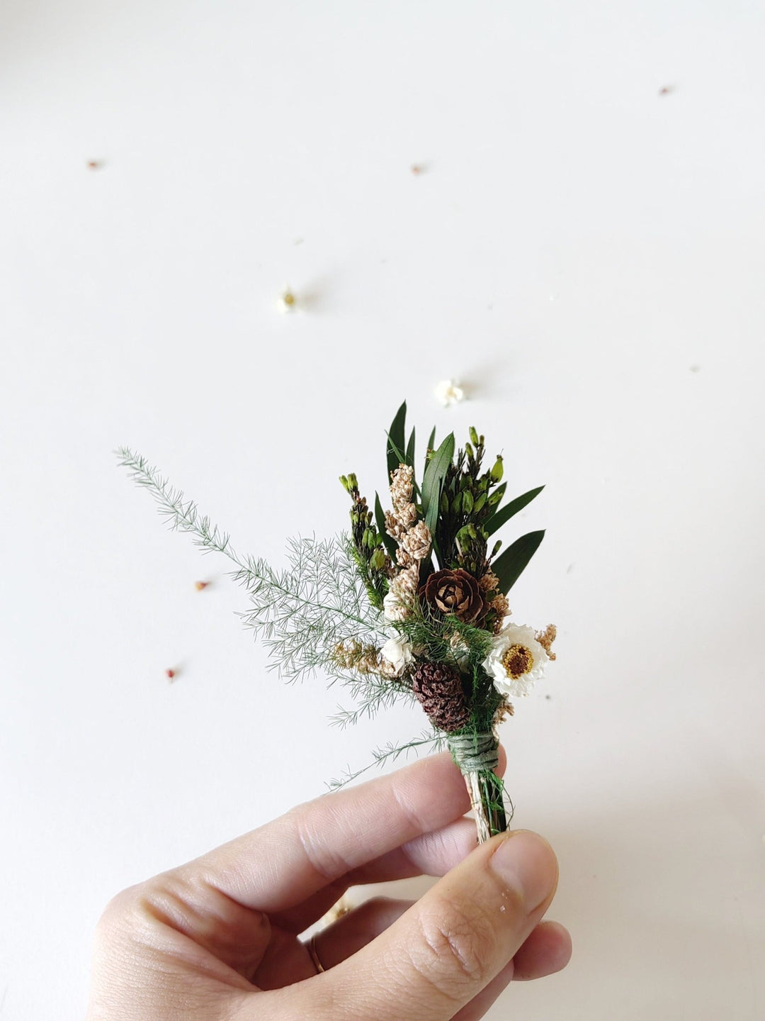Woodland Groom Boutonniere: Natural Pine Cone Corsage – handmade floral hair accessory by magaela