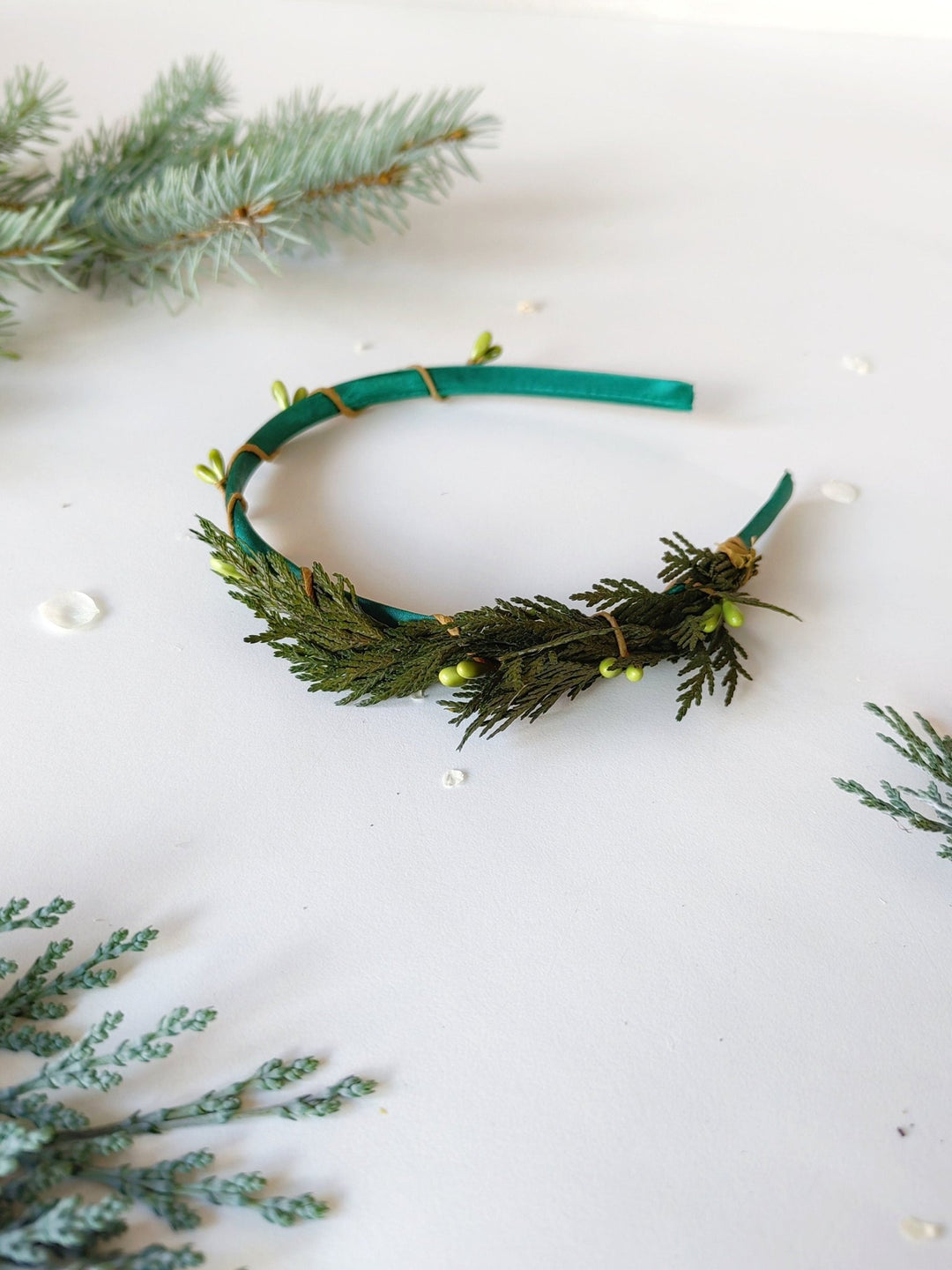 Winter Greenery Headband: Preserved Pine Needle Woodland Headpiece – handmade floral hair accessory by magaela