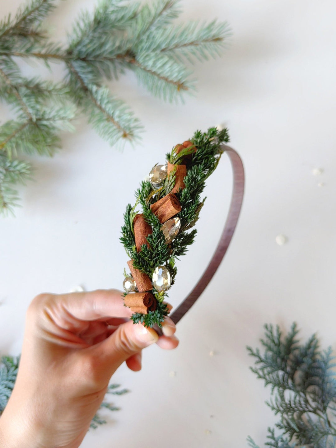 Christmas Flower Headband: Cinnamon, Needles & Strass Holiday Headpiece – handmade floral hair accessory by magaela