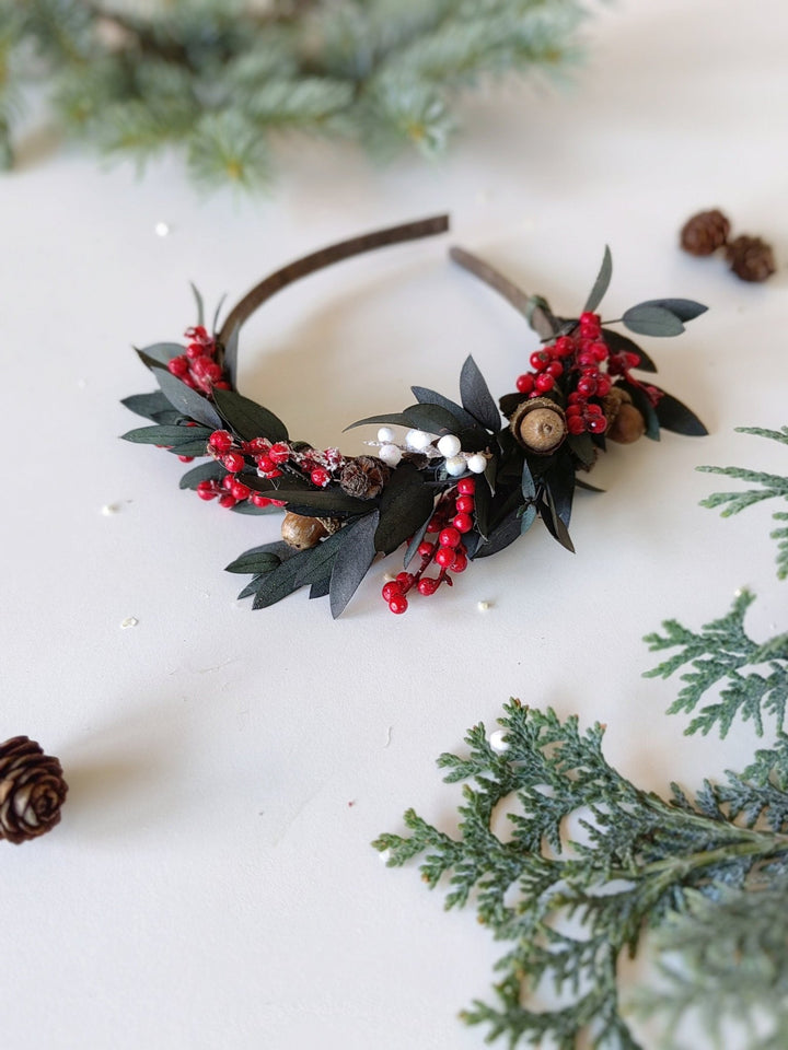 Woodland Christmas Headband: Berries & Acorns Winter Wedding Accessory – handmade floral hair accessory by magaela