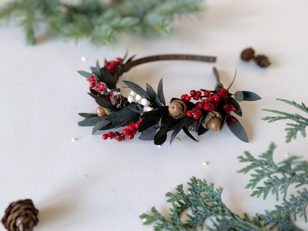 Woodland Christmas Headband: Berries & Acorns Winter Wedding Accessory – handmade floral hair accessory by magaela