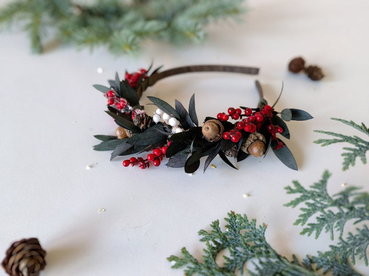 Woodland Christmas Headband: Berries & Acorns Winter Wedding Accessory – handmade floral hair accessory by magaela