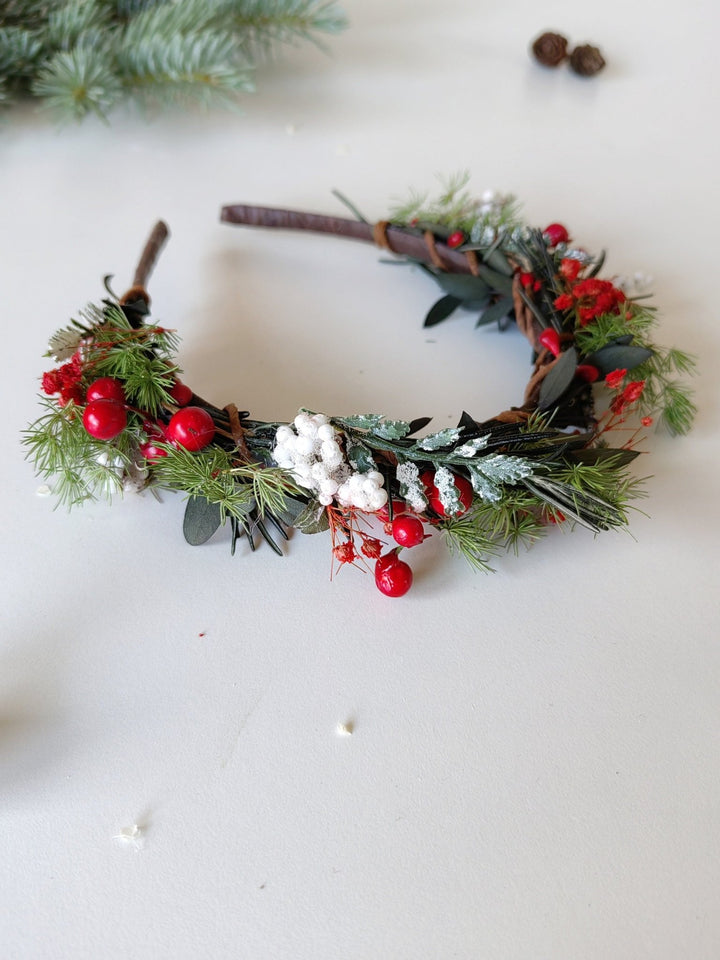 Christmas Woodland Headband: Red Berry & Needle Crown – handmade floral hair accessory by magaela