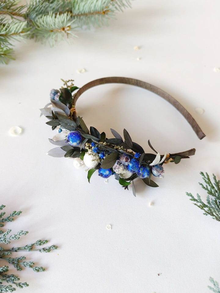 Winter flower headband with frozen blueberries hairband Bridal headpiece Flower girl Frozen berries Customisable headdress Magaela Jewelry – handmade floral hair accessory by magaela