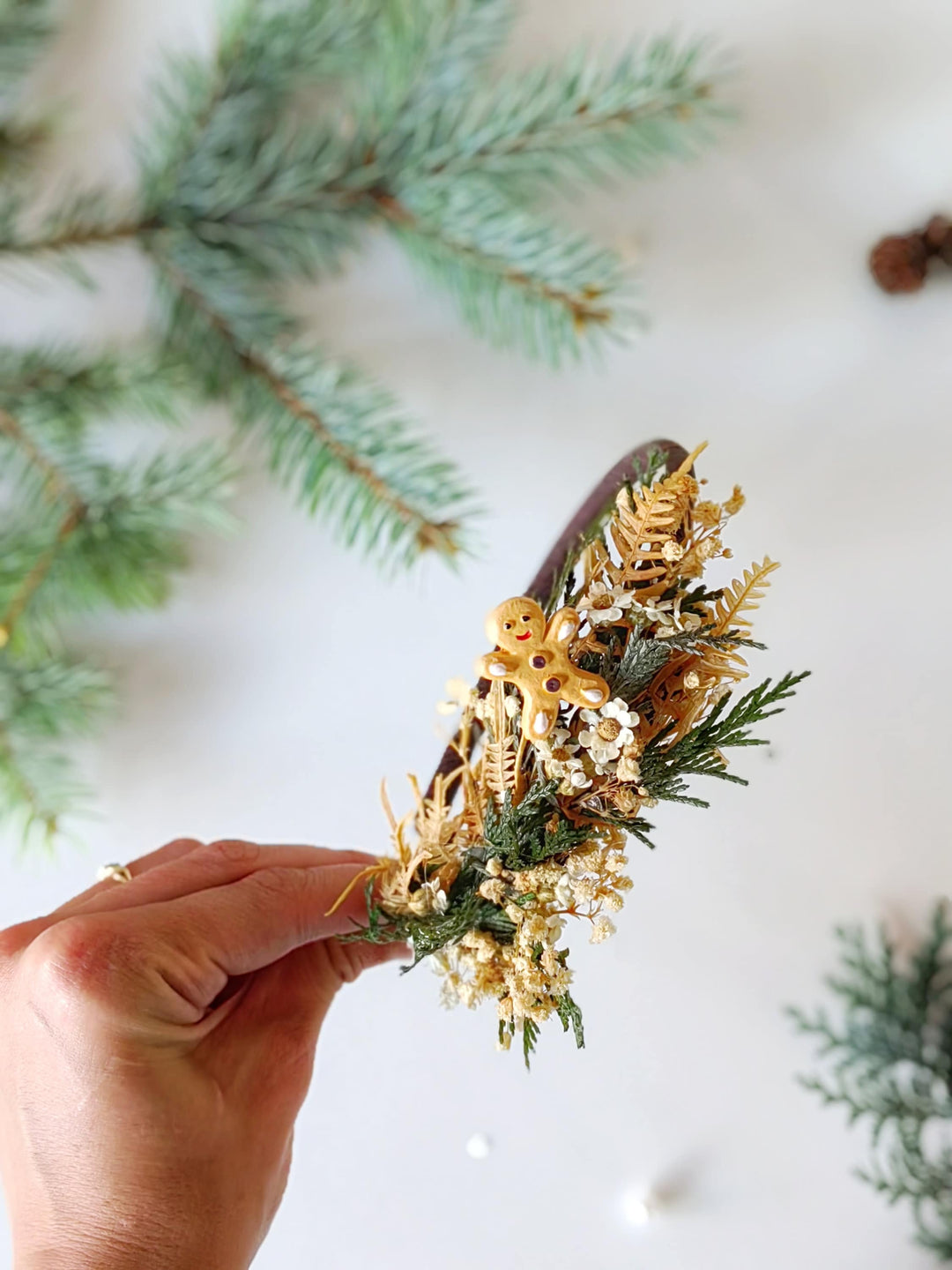 Christmas Headband: Gingerbread, Preserved Flowers, Winter Headpiece – handmade floral hair accessory by magaela