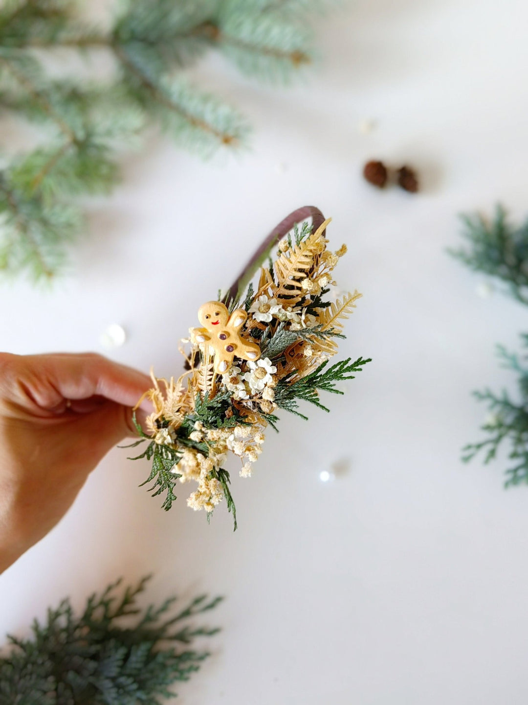 Christmas Headband: Gingerbread, Preserved Flowers, Winter Headpiece – handmade floral hair accessory by magaela