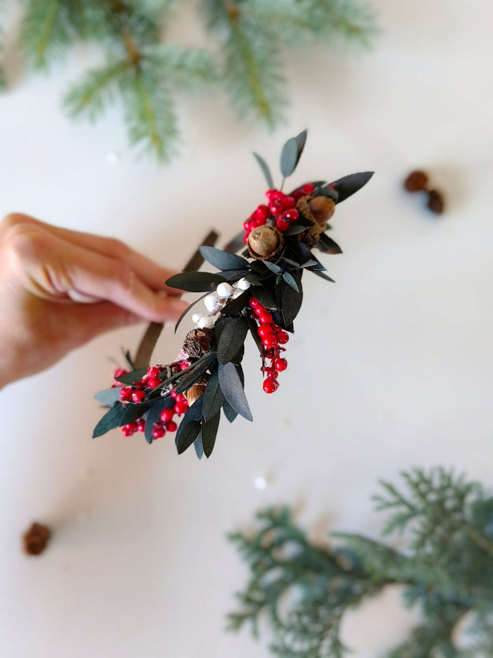 Woodland Christmas Headband: Berries & Acorns Winter Wedding Accessory – handmade floral hair accessory by magaela