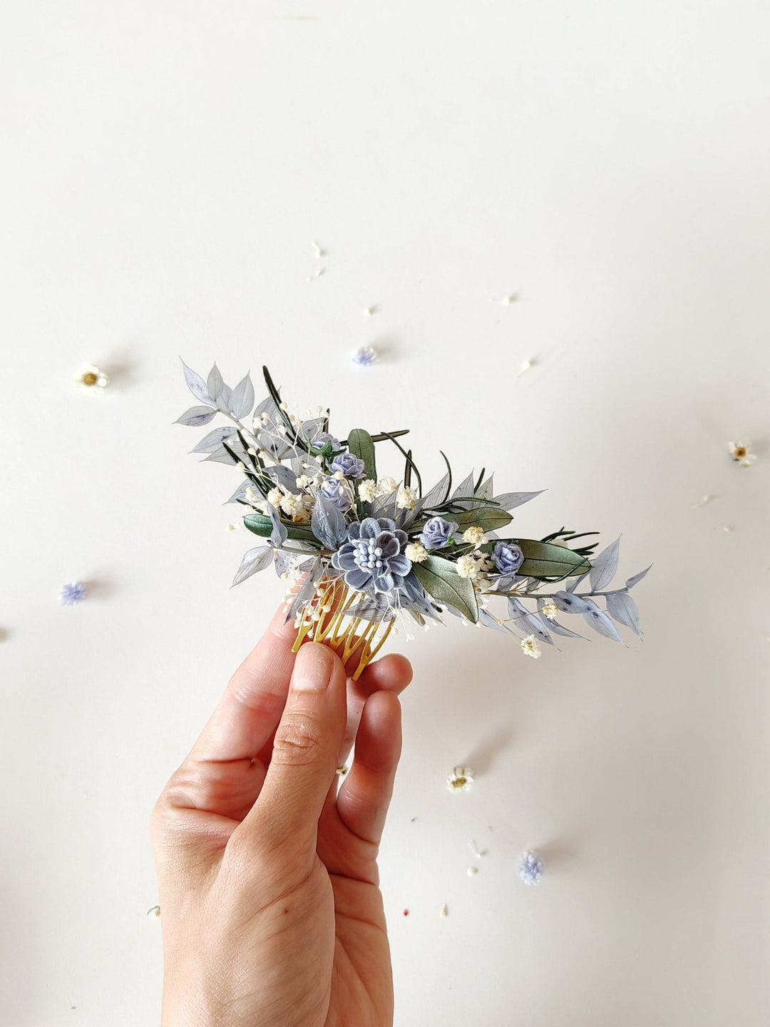 Baby Blue Flower Bridal Hair Comb: Romantic Greenery Hairpiece – handmade floral hair accessory by magaela